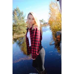 Meet your Posher, Dakota